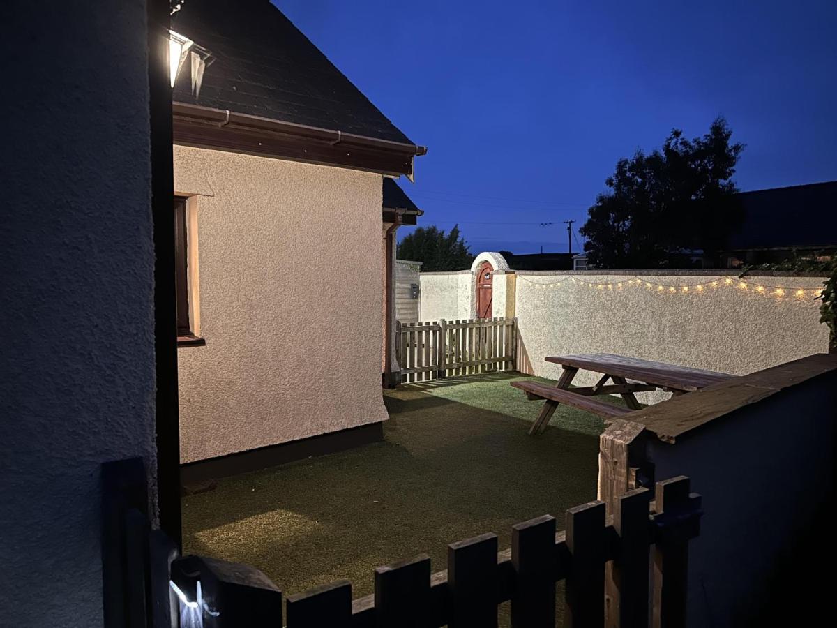3 Bed Detached Cottage- Log Burner Mountain Views Beaumaris Dış mekan fotoğraf