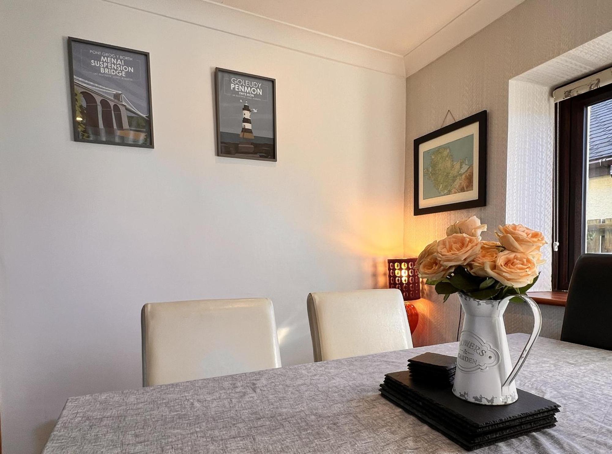 3 Bed Detached Cottage- Log Burner Mountain Views Beaumaris Dış mekan fotoğraf