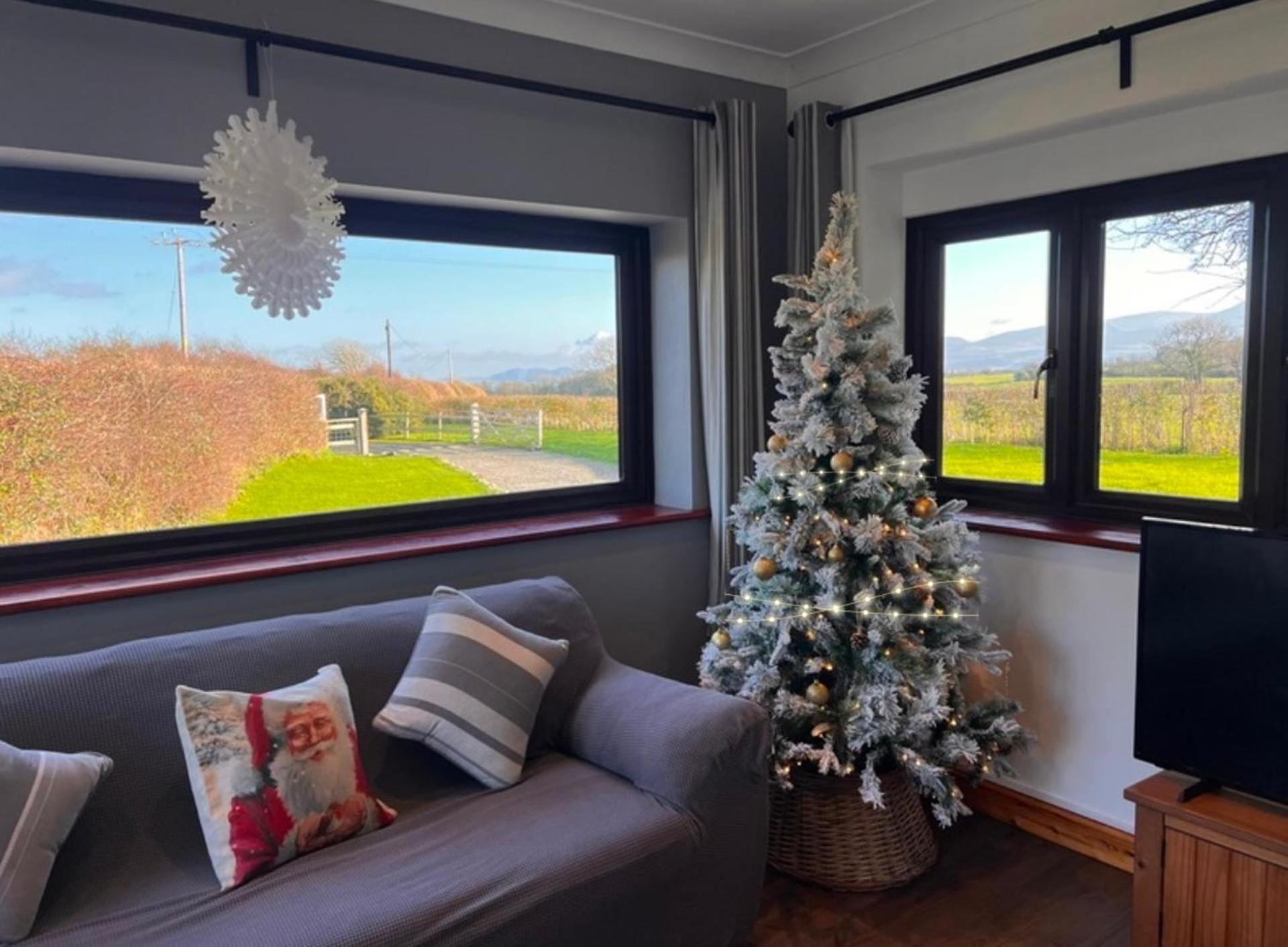 3 Bed Detached Cottage- Log Burner Mountain Views Beaumaris Dış mekan fotoğraf